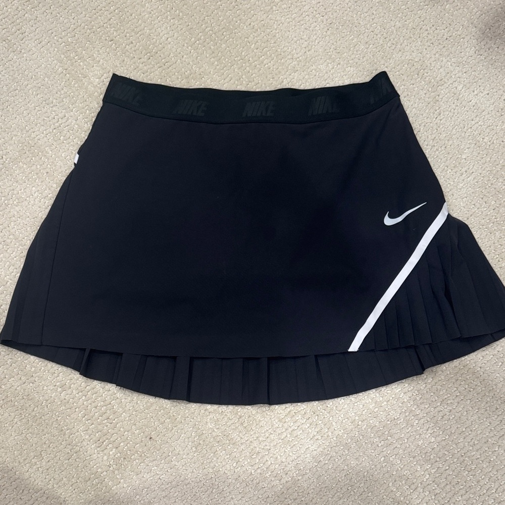Nike Women's Black Tennis/golf skirt with White Accent